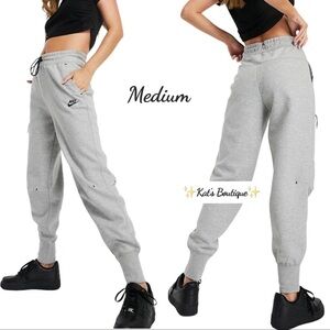 (NWT) Nike Tech Fleece Women’s Sweatpants in Gray, Medium